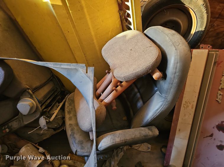 image for item DQ0189 Dry van trailer body