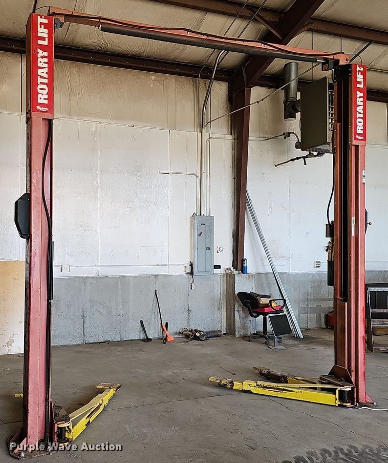image for item DQ0193 Rotary lift  two post automotive lift