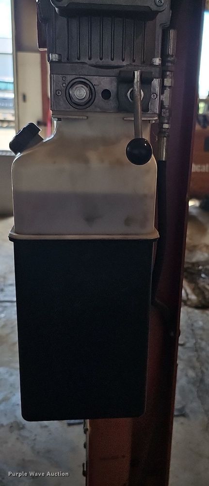 image for item DQ0193 Rotary lift  two post automotive lift