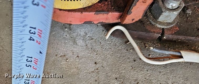 image for item DQ0193 Rotary lift  two post automotive lift