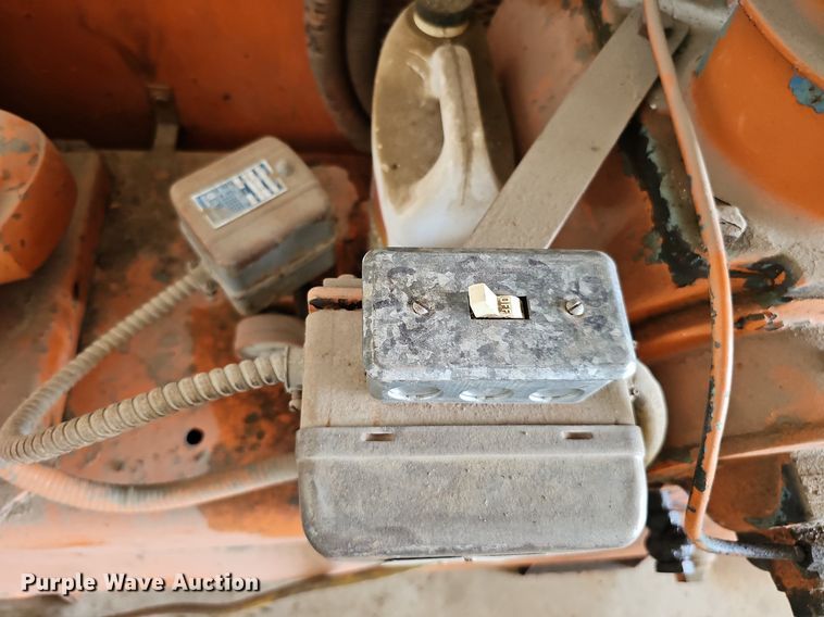 image for item DQ0194 1957 Buehler Tank and Welding Works  air compressor