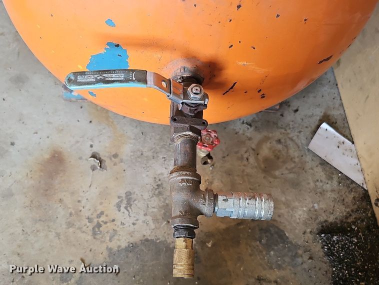 image for item DQ0194 1957 Buehler Tank and Welding Works  air compressor