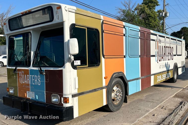 image for item DQ0878 1999 Gillig C12D102N4  bus