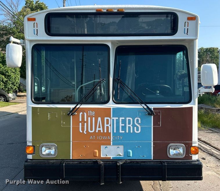 image for item DQ0878 1999 Gillig C12D102N4  bus