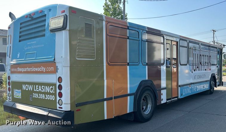 image for item DQ0878 1999 Gillig C12D102N4  bus