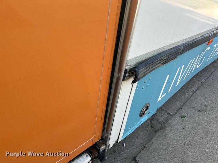 image for item DQ0878 1999 Gillig C12D102N4  bus