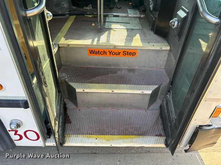 image for item DQ0878 1999 Gillig C12D102N4  bus