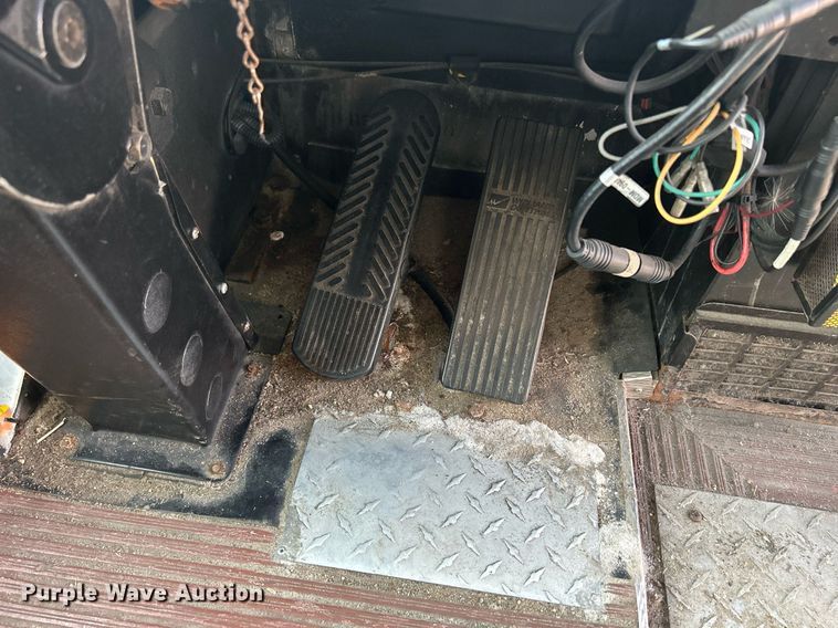 image for item DQ0878 1999 Gillig C12D102N4  bus