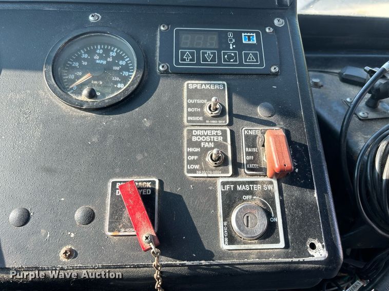 image for item DQ0878 1999 Gillig C12D102N4  bus