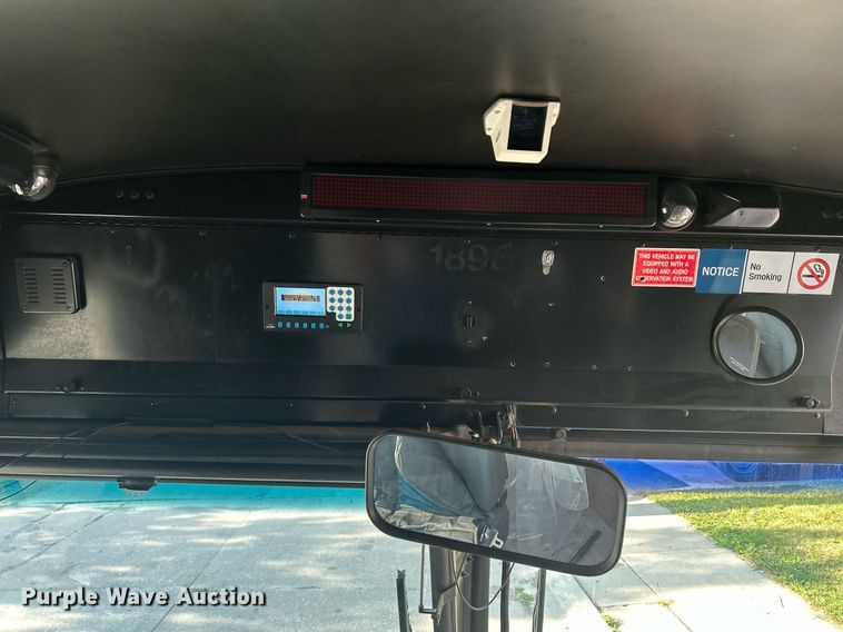 image for item DQ0878 1999 Gillig C12D102N4  bus