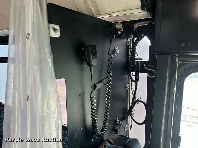 image for item DQ0878 1999 Gillig C12D102N4  bus