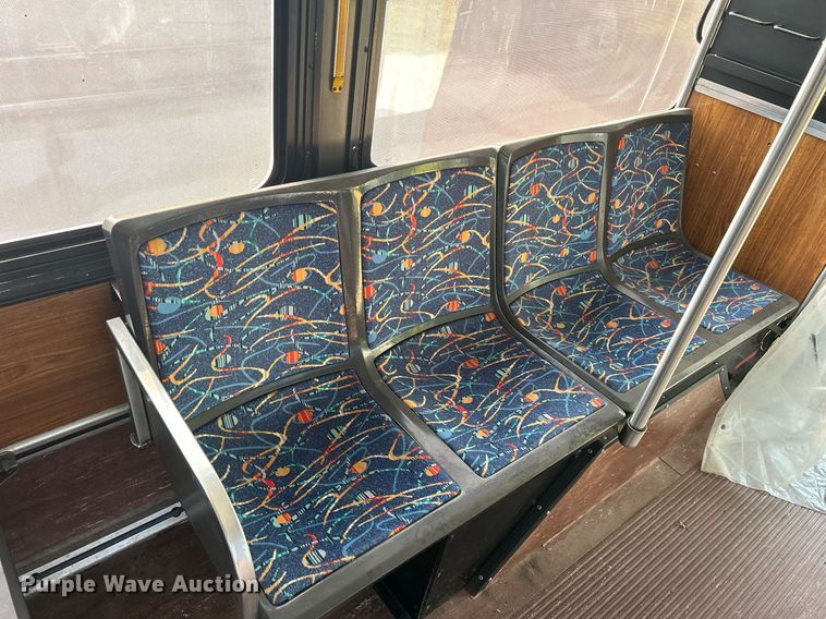 image for item DQ0878 1999 Gillig C12D102N4  bus