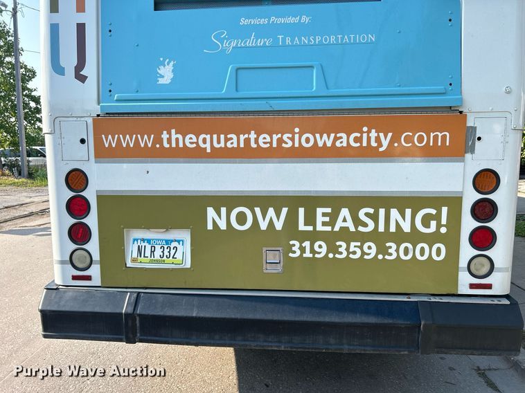 image for item DQ0878 1999 Gillig C12D102N4  bus