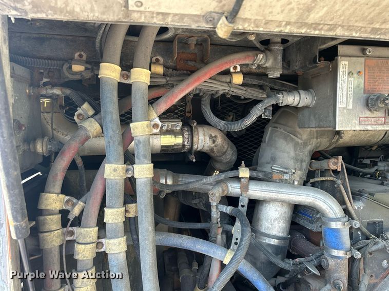 image for item DQ0878 1999 Gillig C12D102N4  bus