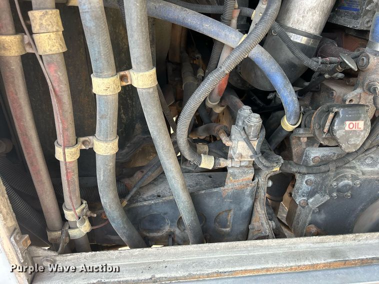 image for item DQ0878 1999 Gillig C12D102N4  bus