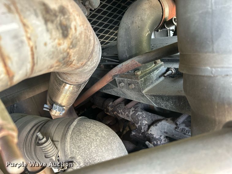 image for item DQ0878 1999 Gillig C12D102N4  bus