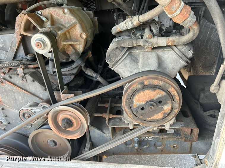 image for item DQ0878 1999 Gillig C12D102N4  bus