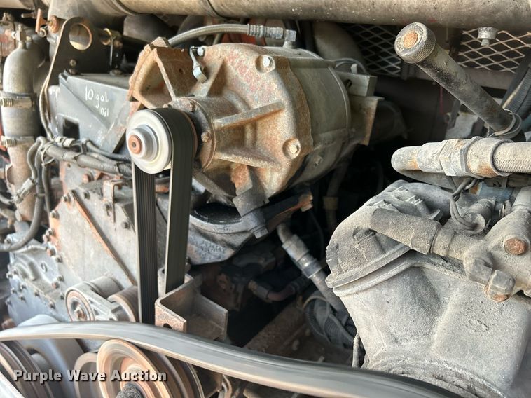 image for item DQ0878 1999 Gillig C12D102N4  bus