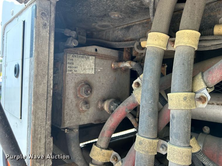 image for item DQ0878 1999 Gillig C12D102N4  bus