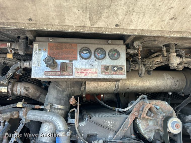 image for item DQ0878 1999 Gillig C12D102N4  bus