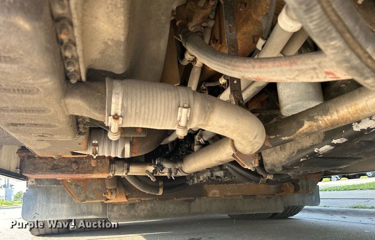 image for item DQ0878 1999 Gillig C12D102N4  bus