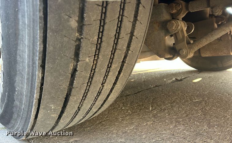 image for item DQ0878 1999 Gillig C12D102N4  bus