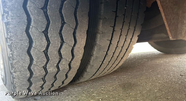 image for item DQ0878 1999 Gillig C12D102N4  bus