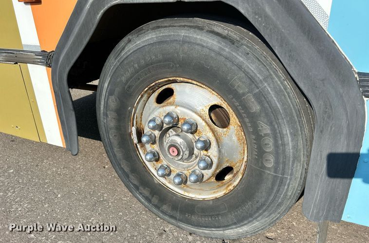 image for item DQ0878 1999 Gillig C12D102N4  bus