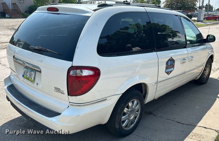 image for item DQ0882 2007 Chrysler Town and County  van