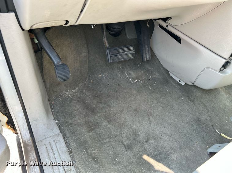 image for item DQ0882 2007 Chrysler Town and County  van