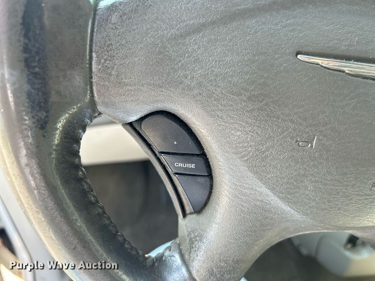 image for item DQ0882 2007 Chrysler Town and County  van