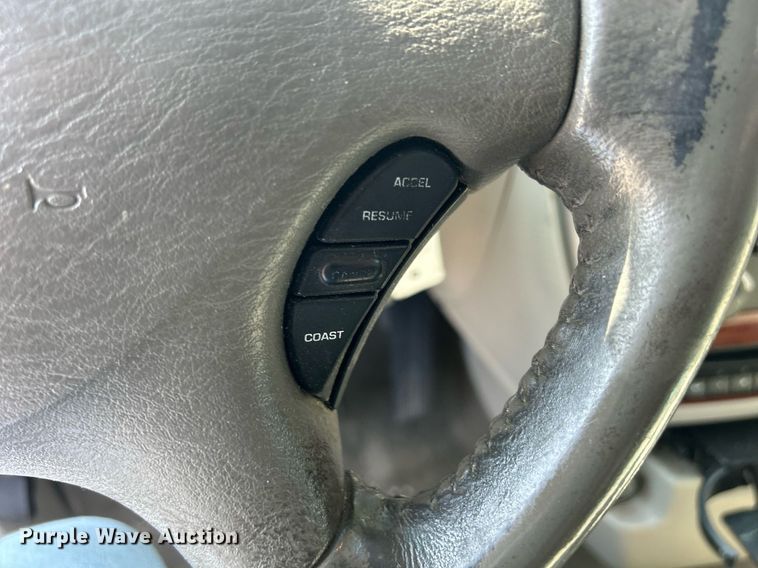 image for item DQ0882 2007 Chrysler Town and County  van