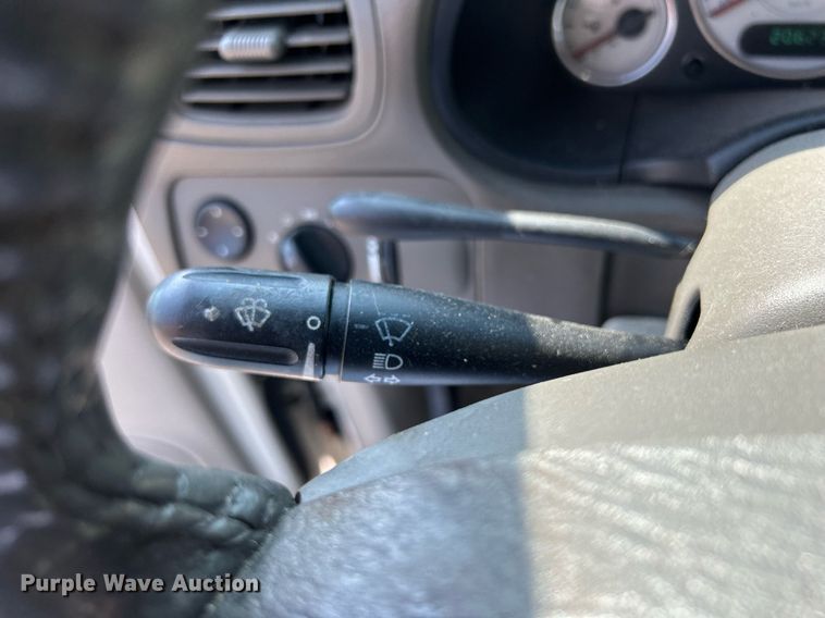 image for item DQ0882 2007 Chrysler Town and County  van