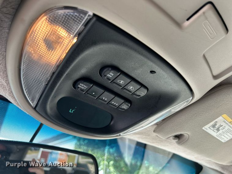 image for item DQ0882 2007 Chrysler Town and County  van