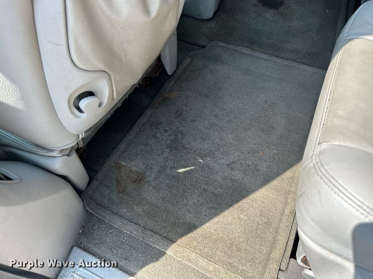 image for item DQ0882 2007 Chrysler Town and County  van