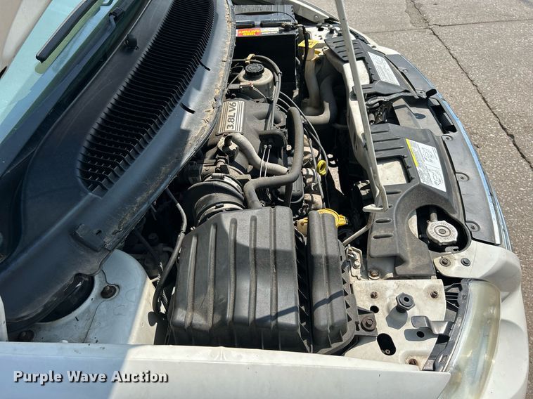 image for item DQ0882 2007 Chrysler Town and County  van