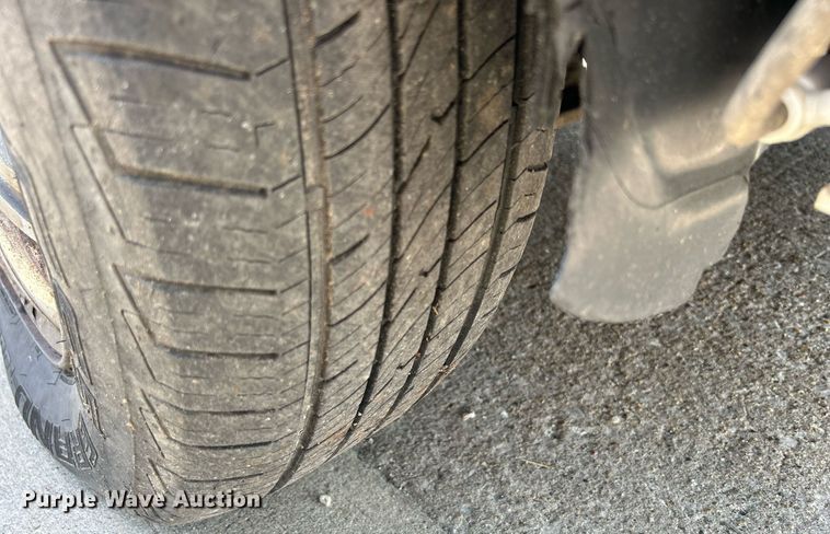 image for item DQ0882 2007 Chrysler Town and County  van