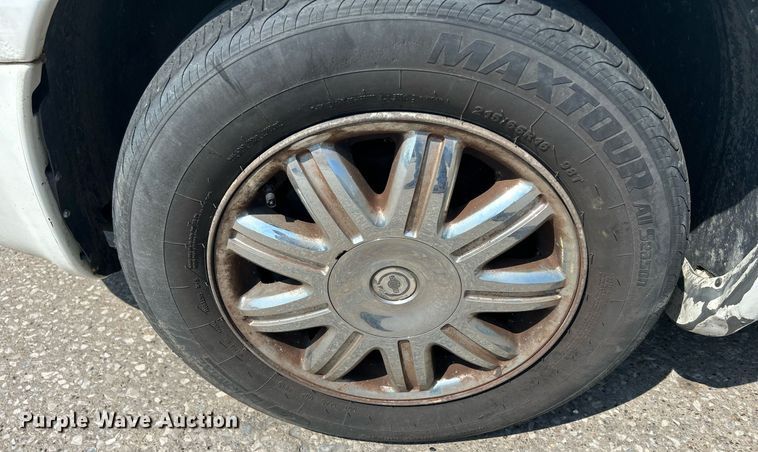 image for item DQ0882 2007 Chrysler Town and County  van