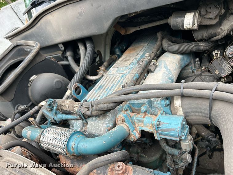 image for item DQ0900 2007 International 4300  flatbed truck