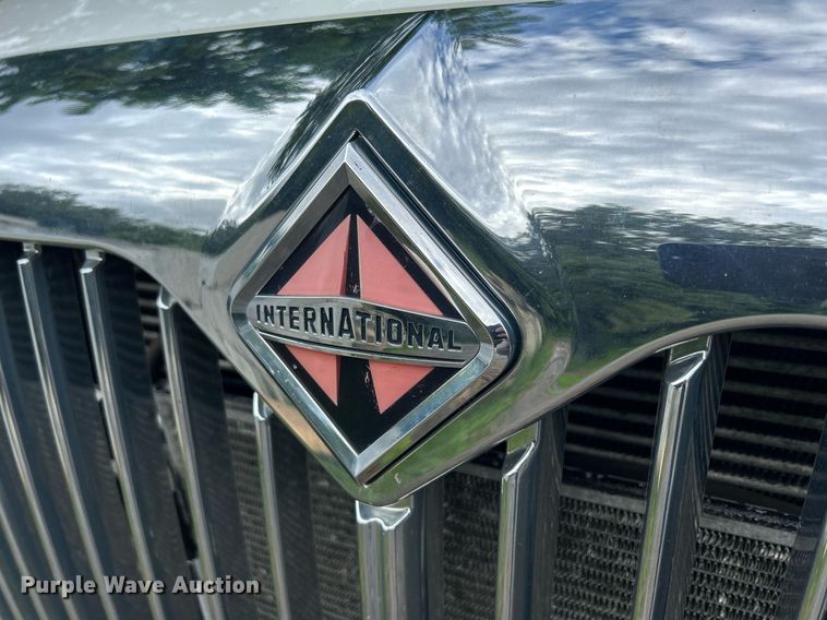 image for item DQ0900 2007 International 4300  flatbed truck