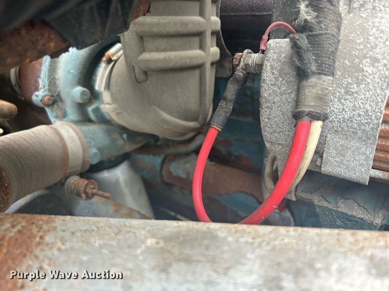 image for item DQ0901 2004 International 4300  truck cab and chassis