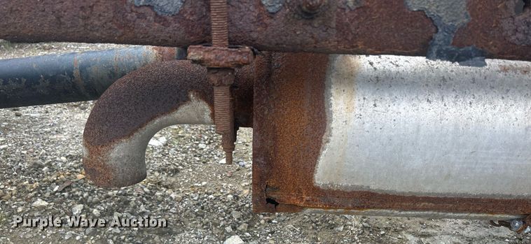 image for item DQ0901 2004 International 4300  truck cab and chassis