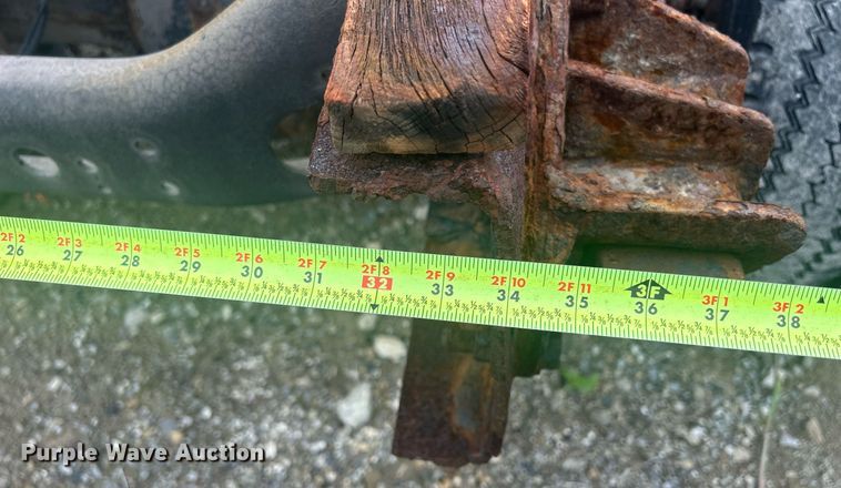 image for item DQ0901 2004 International 4300  truck cab and chassis