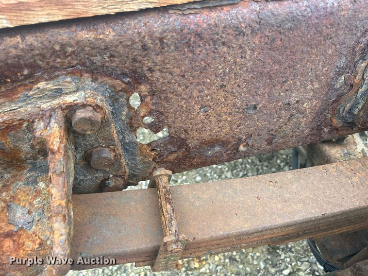 image for item DQ0901 2004 International 4300  truck cab and chassis