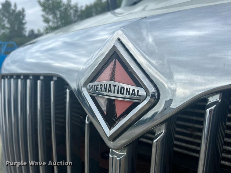 image for item DQ0901 2004 International 4300  truck cab and chassis