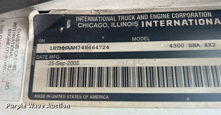 image for item DQ0901 2004 International 4300  truck cab and chassis