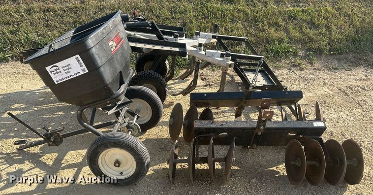 image for item DQ0906 (4) pieces of ag equipment