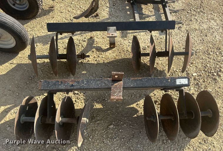 image for item DQ0906 (4) pieces of ag equipment