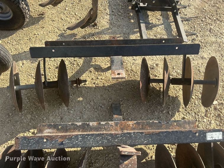 image for item DQ0906 (4) pieces of ag equipment