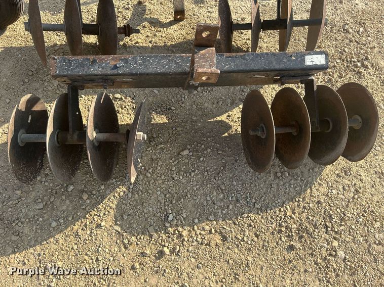 image for item DQ0906 (4) pieces of ag equipment